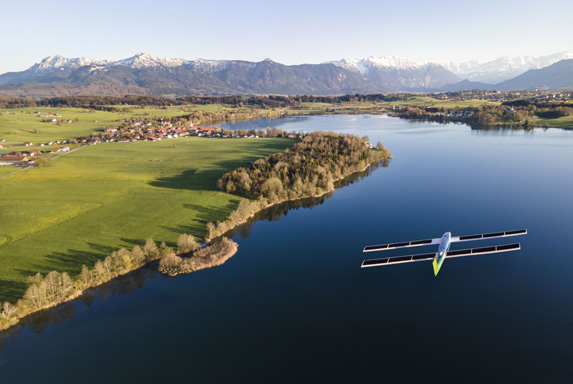 Projet d’innovation ouverte SKOLL soutenu par l’AID avec l’entreprise XSun. Le projet vise à étudier les potentialités des drones solaires pour les fusiliers marins et commandos marine. Crédits photo : XSun.